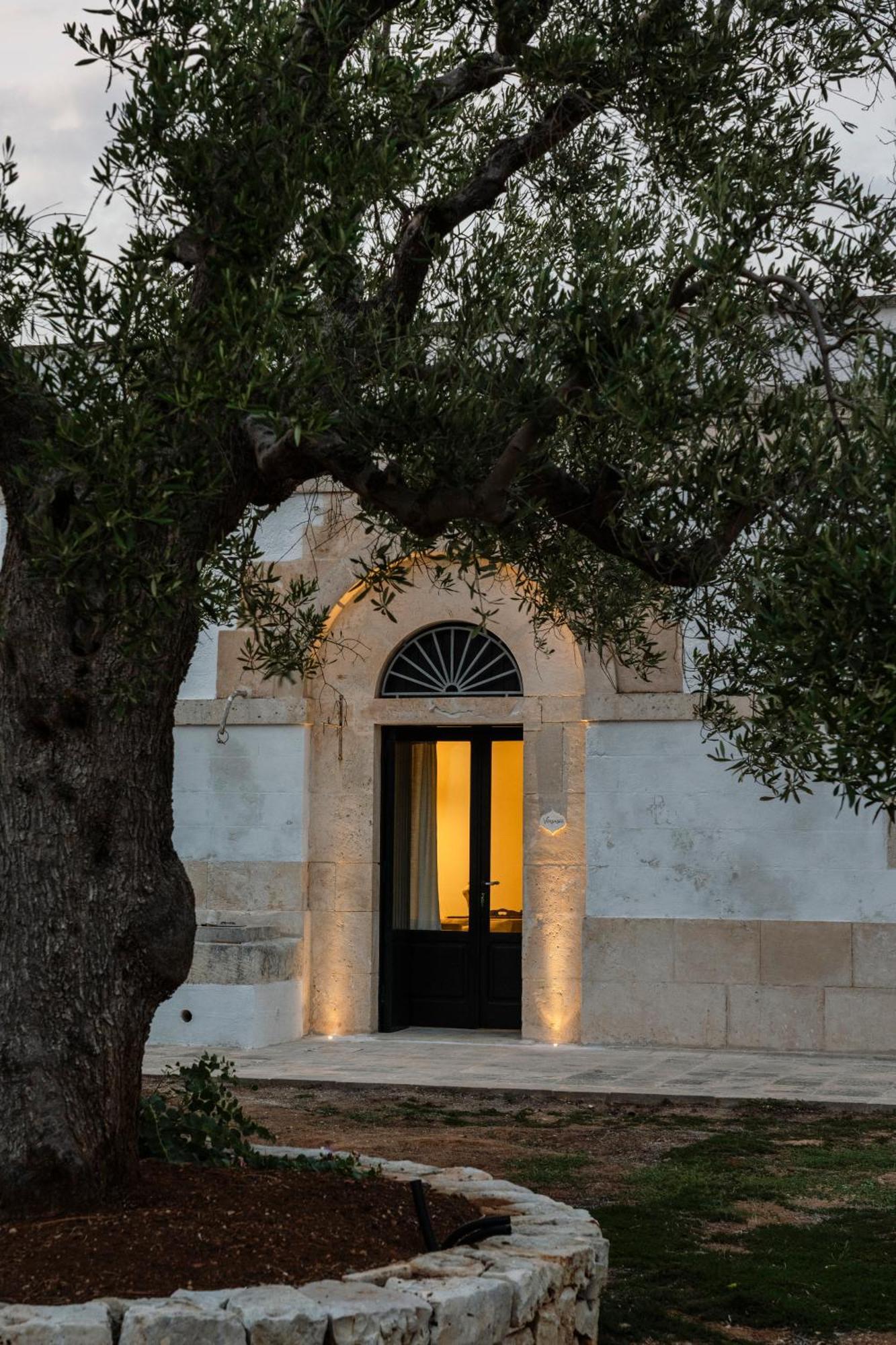 Masseria Gorgognolo Bed & Breakfast Ostuni Bagian luar foto