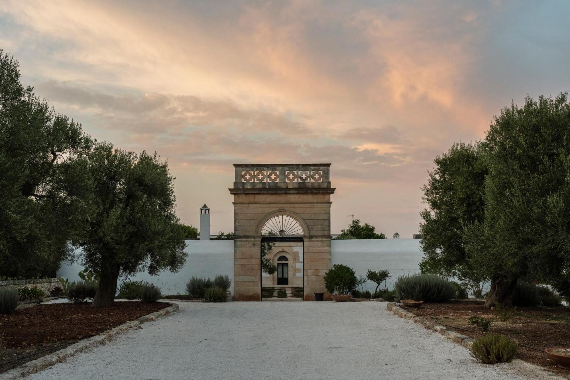 Masseria Gorgognolo Bed & Breakfast Ostuni Bagian luar foto