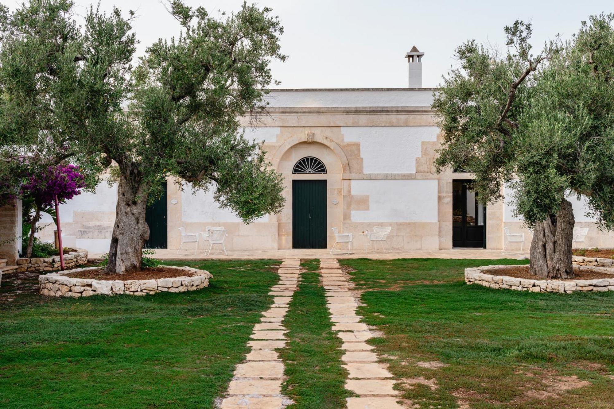 Masseria Gorgognolo Bed & Breakfast Ostuni Bagian luar foto