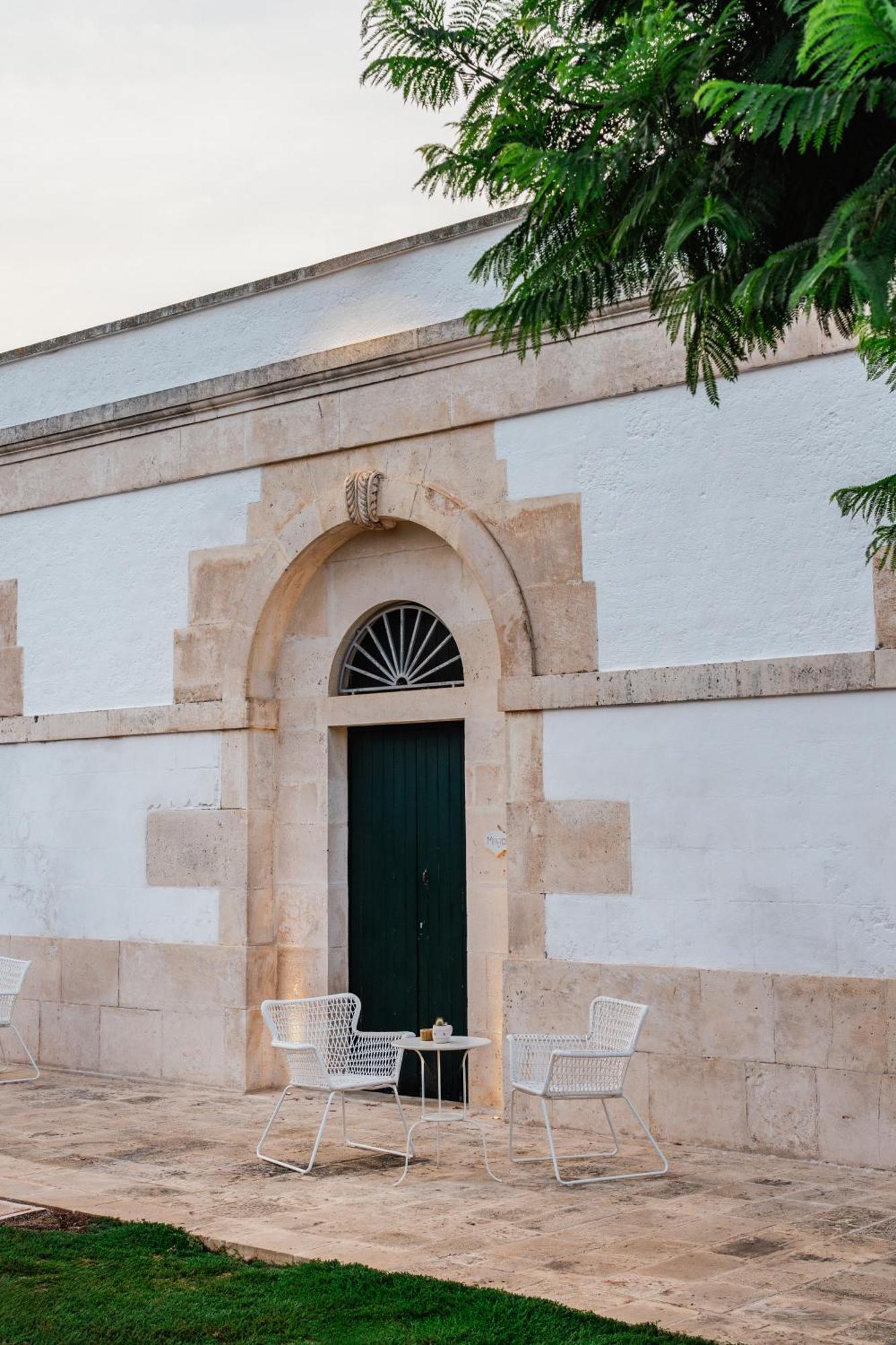 Masseria Gorgognolo Bed & Breakfast Ostuni Bagian luar foto